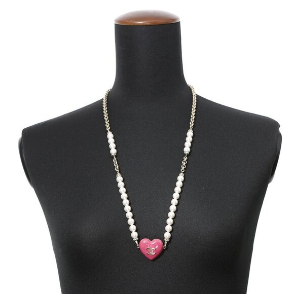 CHANEL Heart Rhinestone Pearl Long Necklace Gold Plated/Rhinestone/Faux Pearl - Picture 12 of 12